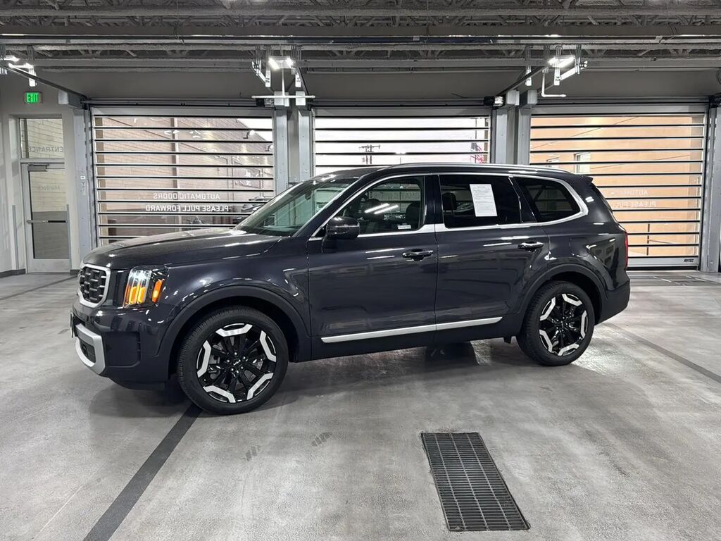 2025 Kia Telluride S — photo 1 of 13