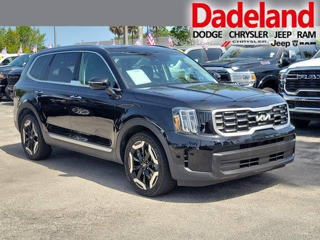 2023 Kia Telluride S — photo 1 of 13