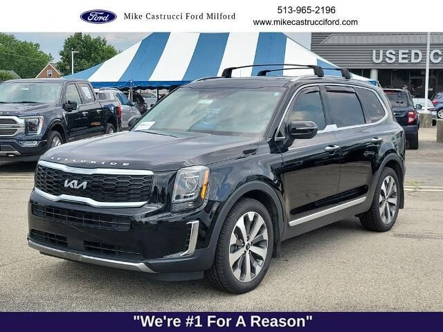 2022 Kia Telluride S — photo 1 of 13