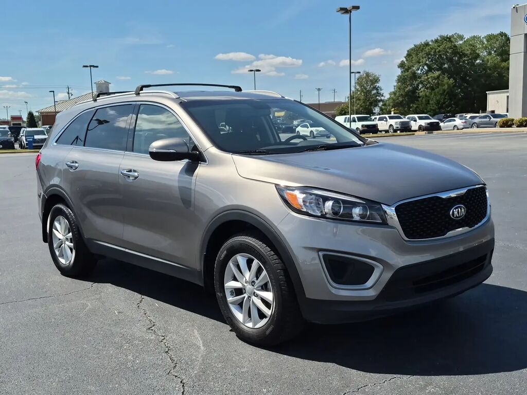 2017 Kia Sorento L — photo 1 of 13