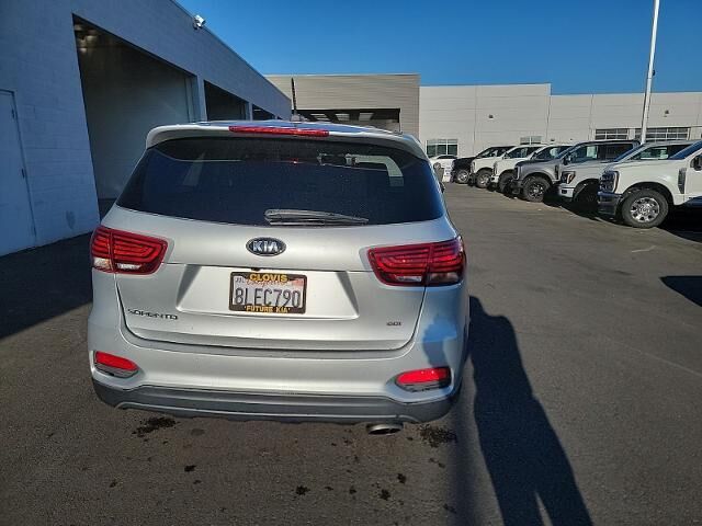2019 Kia Sorento L — photo 1 of 2
