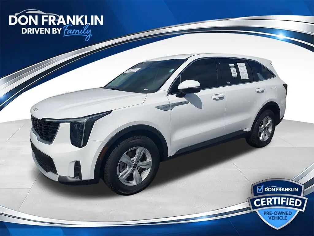 2024 Kia Sorento LX — photo 1 of 13