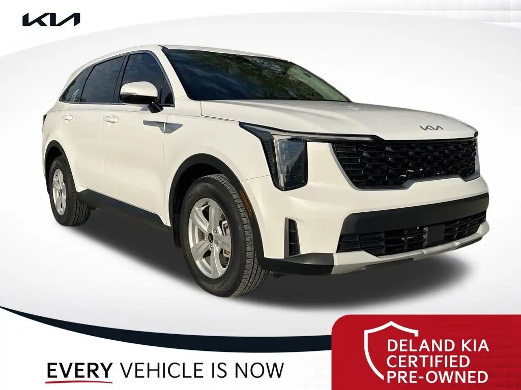 2024 Kia Sorento LX — photo 1 of 49