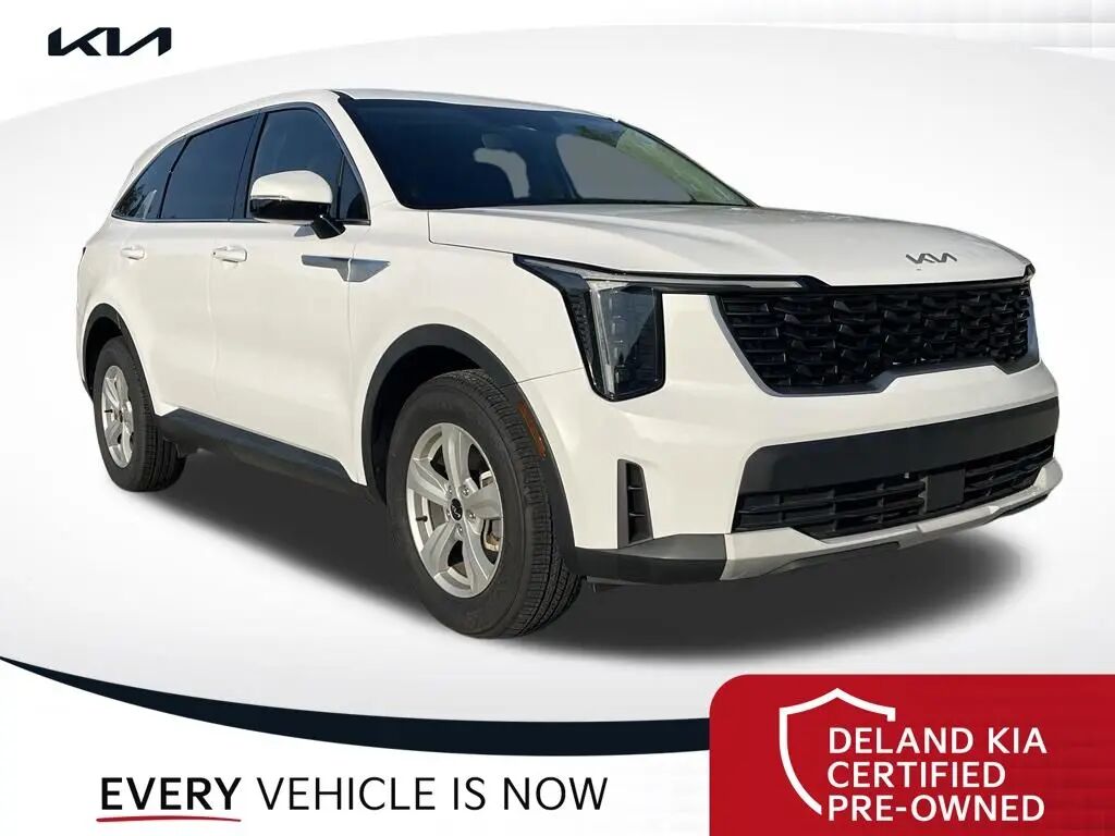 2024 Kia Sorento LX — photo 1 of 13