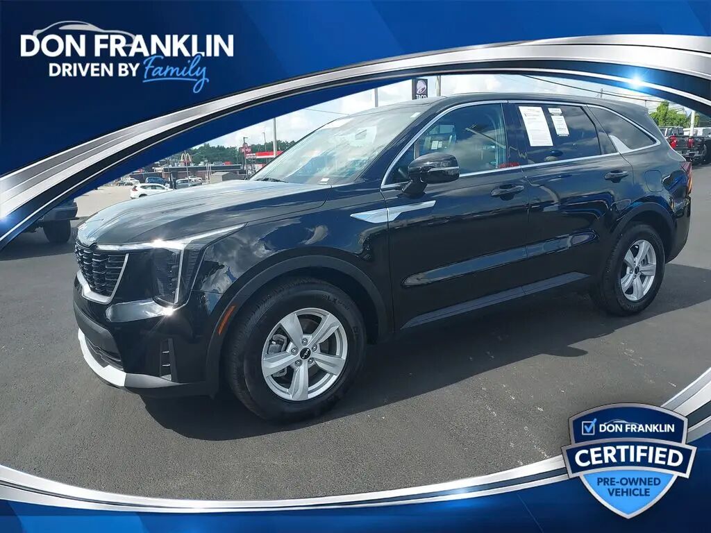 2026 Kia Sorento LX — photo 1 of 13