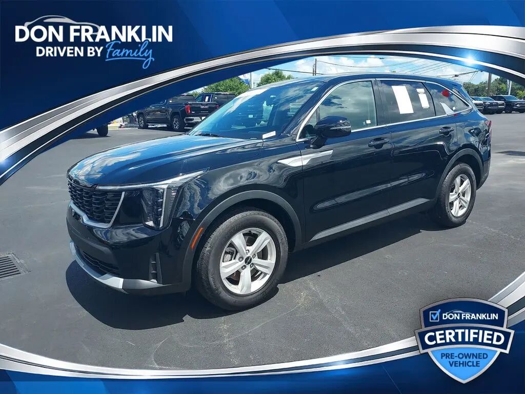 2026 Kia Sorento LX — photo 1 of 13
