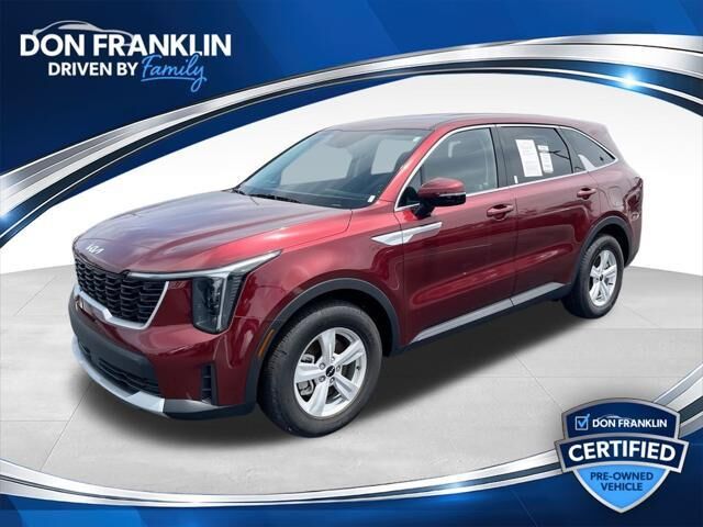 2025 Kia Sorento LX — photo 1 of 4
