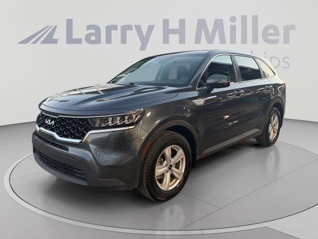 2022 Kia Sorento LX — photo 1 of 13