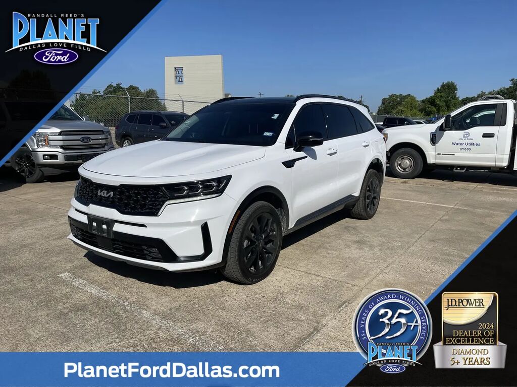 2023 Kia Sorento SX — photo 1 of 8