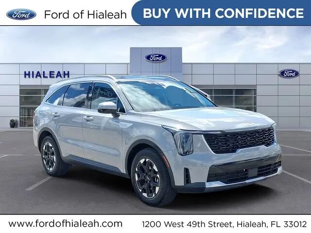 2025 Kia Sorento S — photo 1 of 13