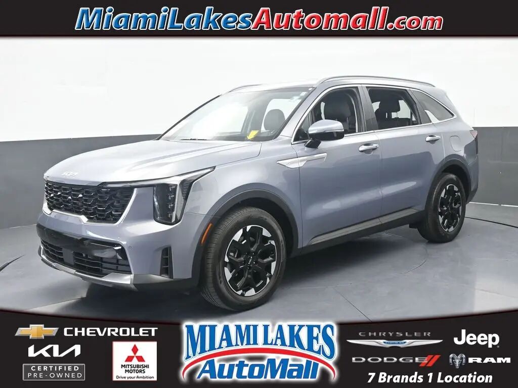 2025 Kia Sorento S — photo 1 of 13