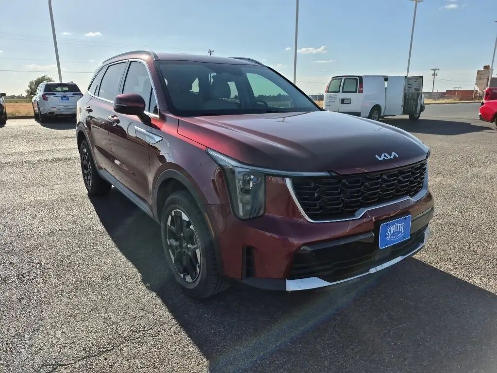 2025 Kia Sorento S — photo 1 of 13