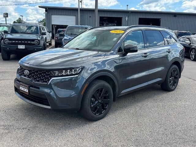 2021 Kia Sorento S — photo 1 of 12