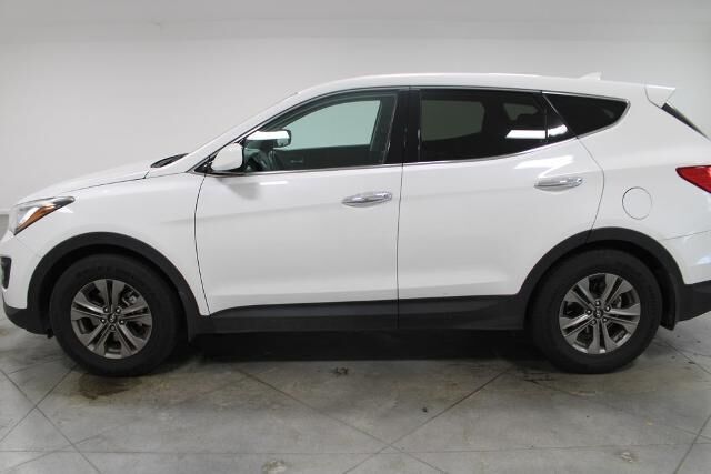 2016 Hyundai SANTA FE Sport 2.4L — photo 1 of 2