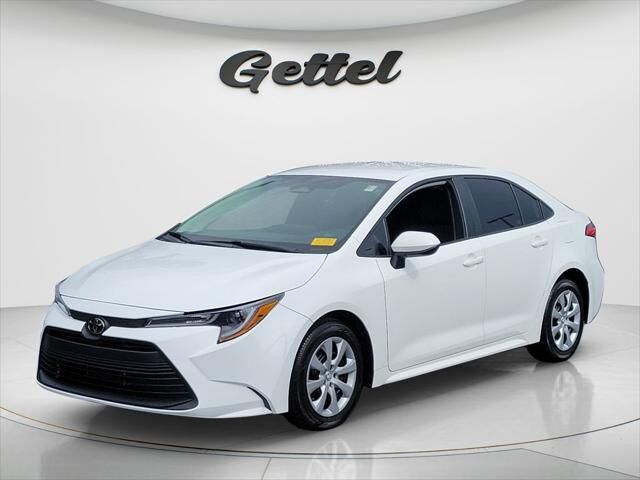 2024 Toyota Corolla LE — photo 1 of 13