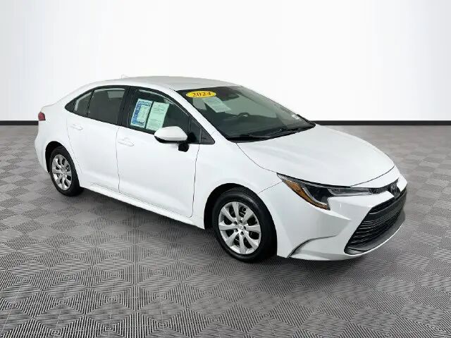 2024 Toyota Corolla LE — photo 1 of 13