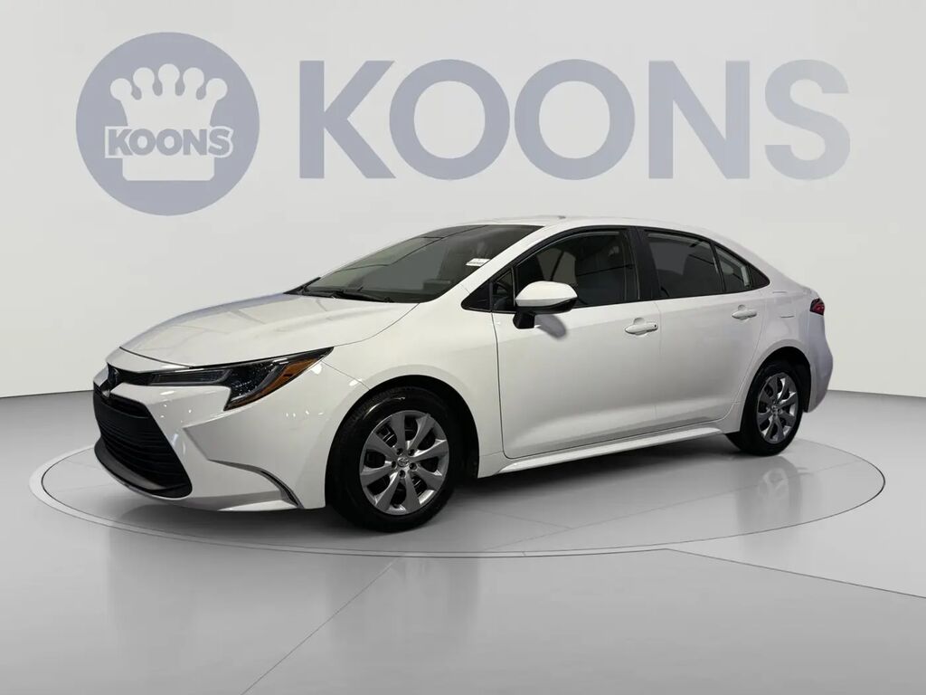 2025 Toyota Corolla LE — photo 1 of 13