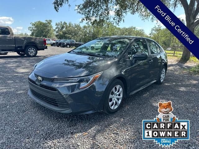 2024 Toyota Corolla LE — photo 1 of 13
