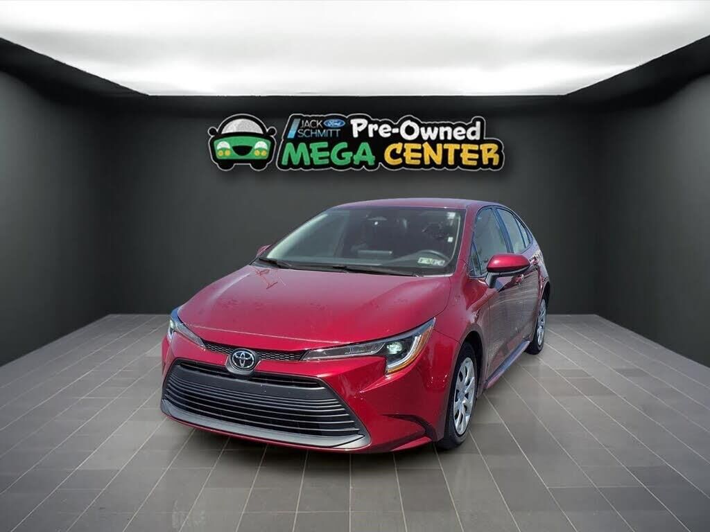 2025 Toyota Corolla LE — photo 1 of 1