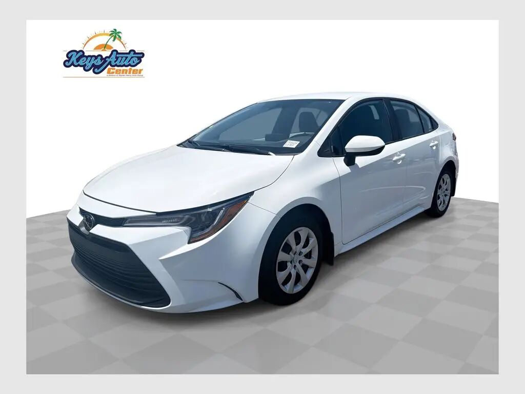 2026 Toyota Corolla LE — photo 1 of 13