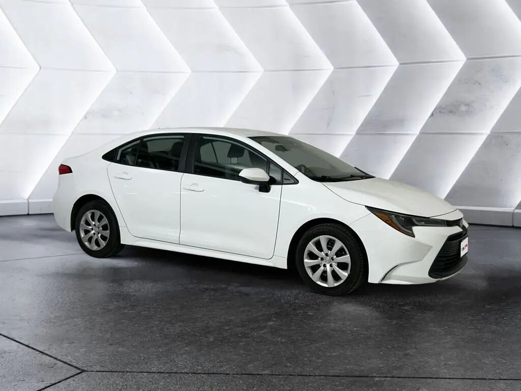 2023 Toyota Corolla LE — photo 1 of 13