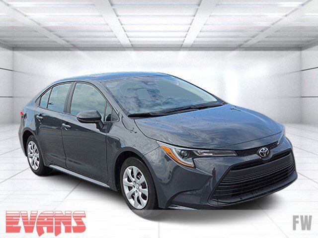 2025 Toyota Corolla LE — photo 1 of 2