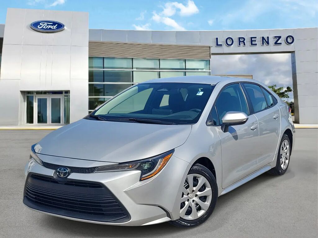 2024 Toyota Corolla LE — photo 1 of 13