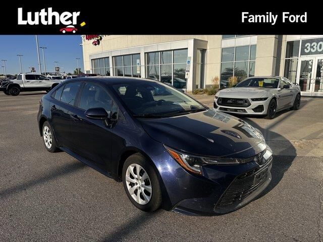 2025 Toyota Corolla LE — photo 1 of 13