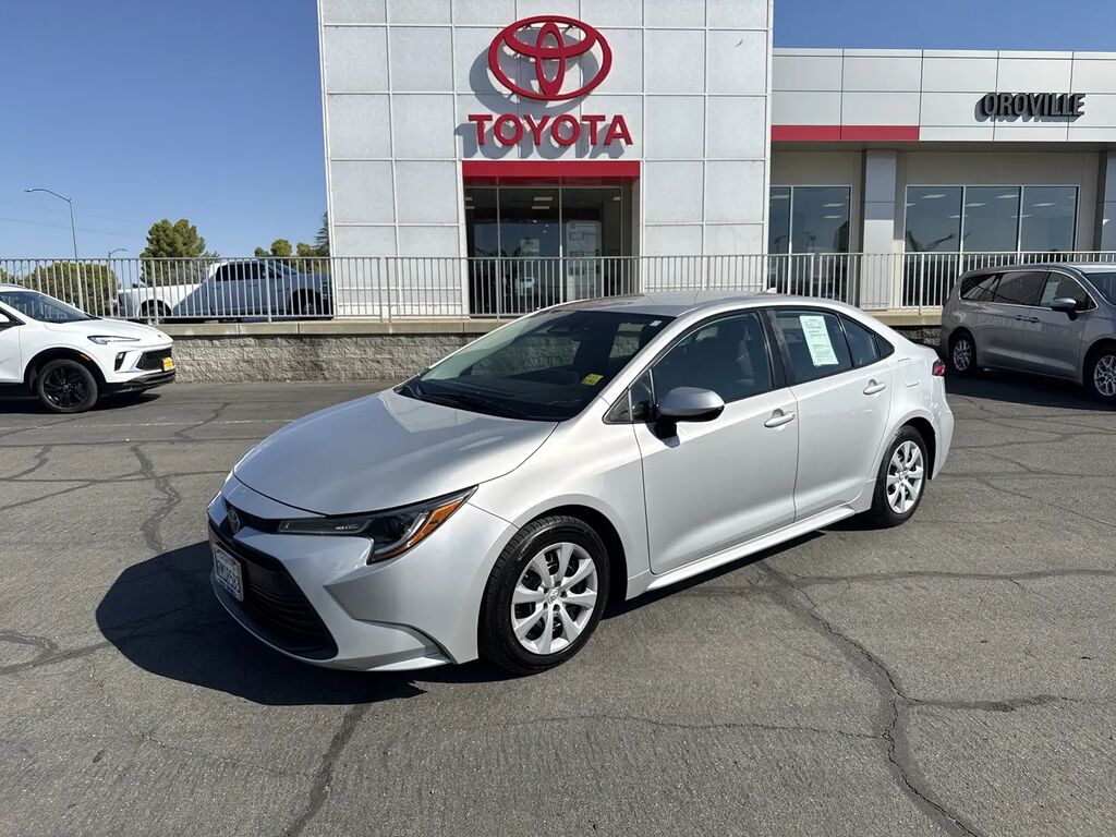 2024 Toyota Corolla LE — photo 1 of 12