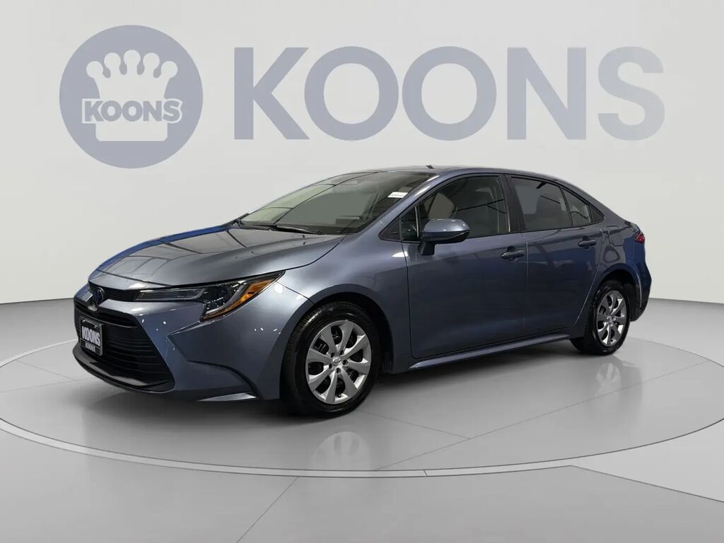 2025 Toyota Corolla LE — photo 1 of 13