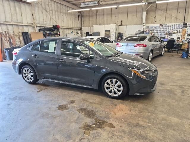 2026 Toyota Corolla LE — photo 1 of 13