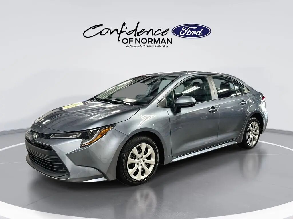 2025 Toyota Corolla LE — photo 1 of 13