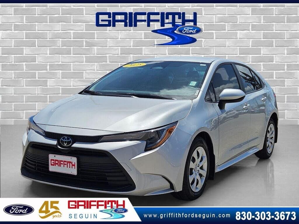 2025 Toyota Corolla LE — photo 1 of 2