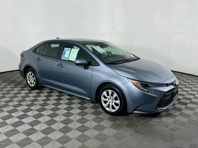 2023 Toyota Corolla LE — photo 1 of 13