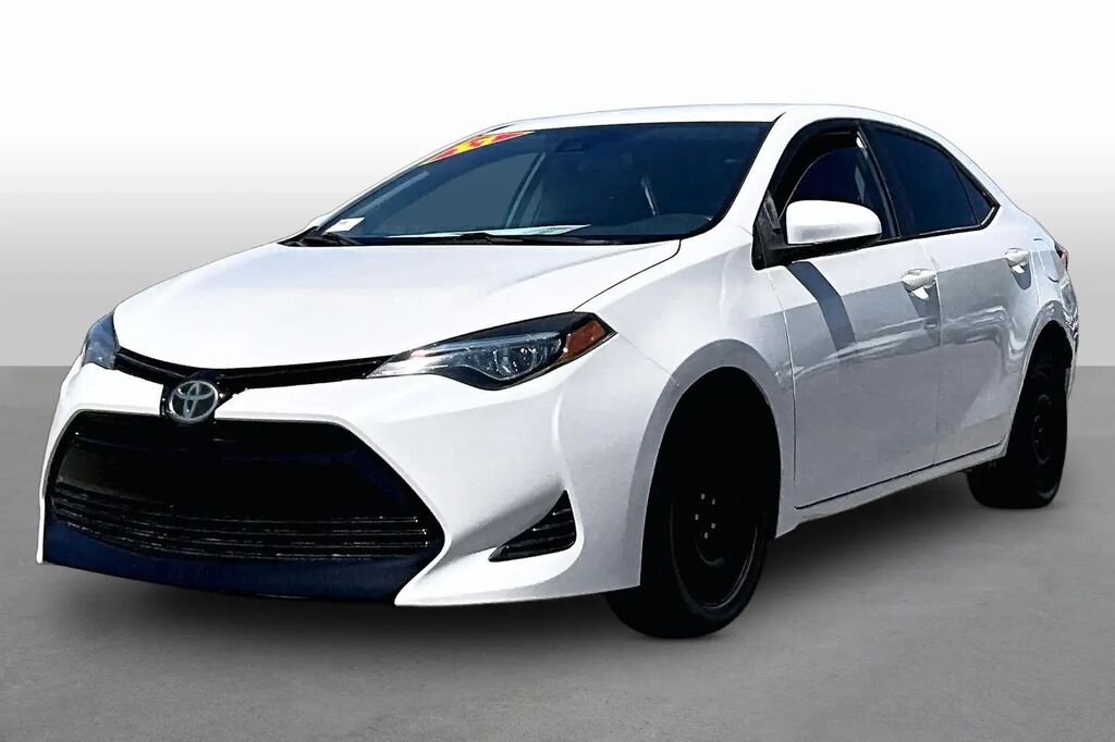 2017 Toyota Corolla SE — photo 1 of 13
