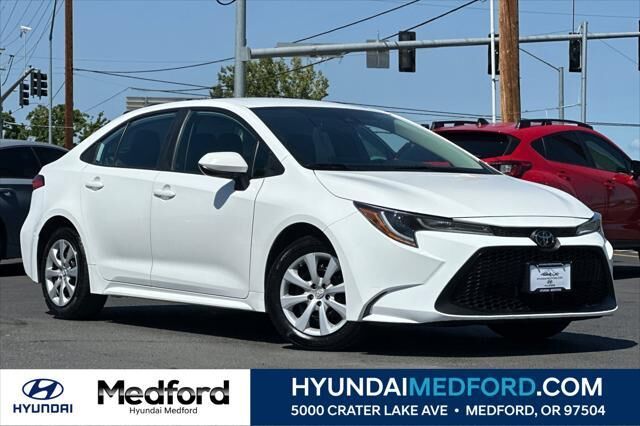 2022 Toyota Corolla LE — photo 1 of 13