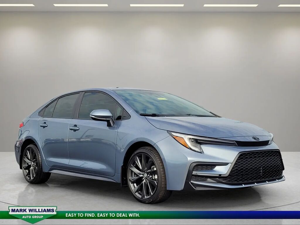 2026 Toyota Corolla SE — photo 1 of 12