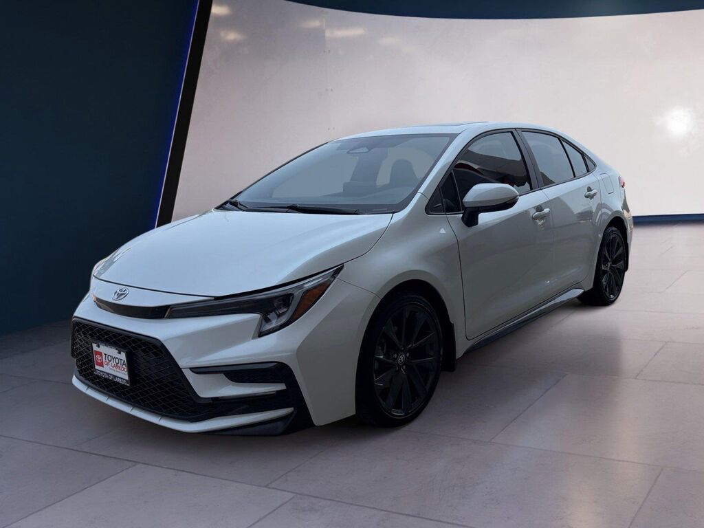 2025 Toyota Corolla SE — photo 1 of 13