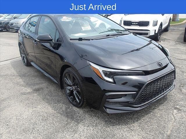 2024 Toyota Corolla SE — photo 1 of 4