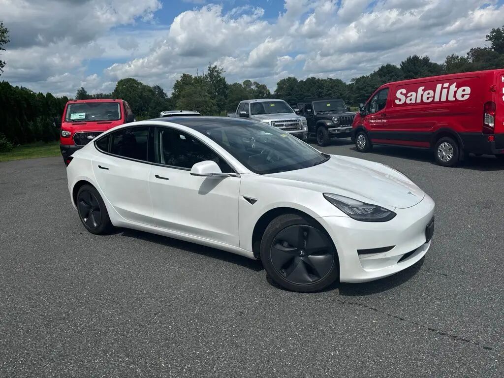 2020 Tesla Model 3 Standard Range Plus — photo 1 of 13