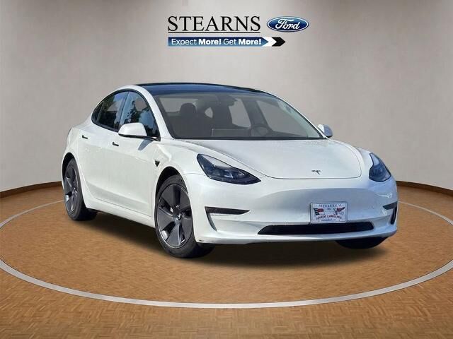 2021 Tesla Model 3 Standard Range Plus — photo 1 of 2