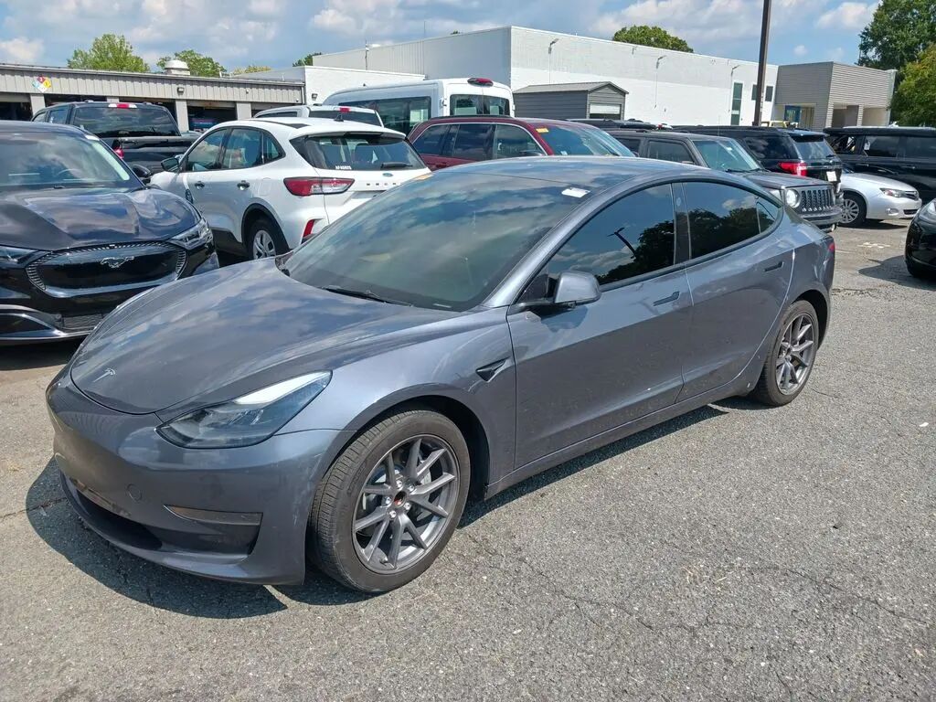 2023 Tesla Model 3 Base — photo 1 of 2