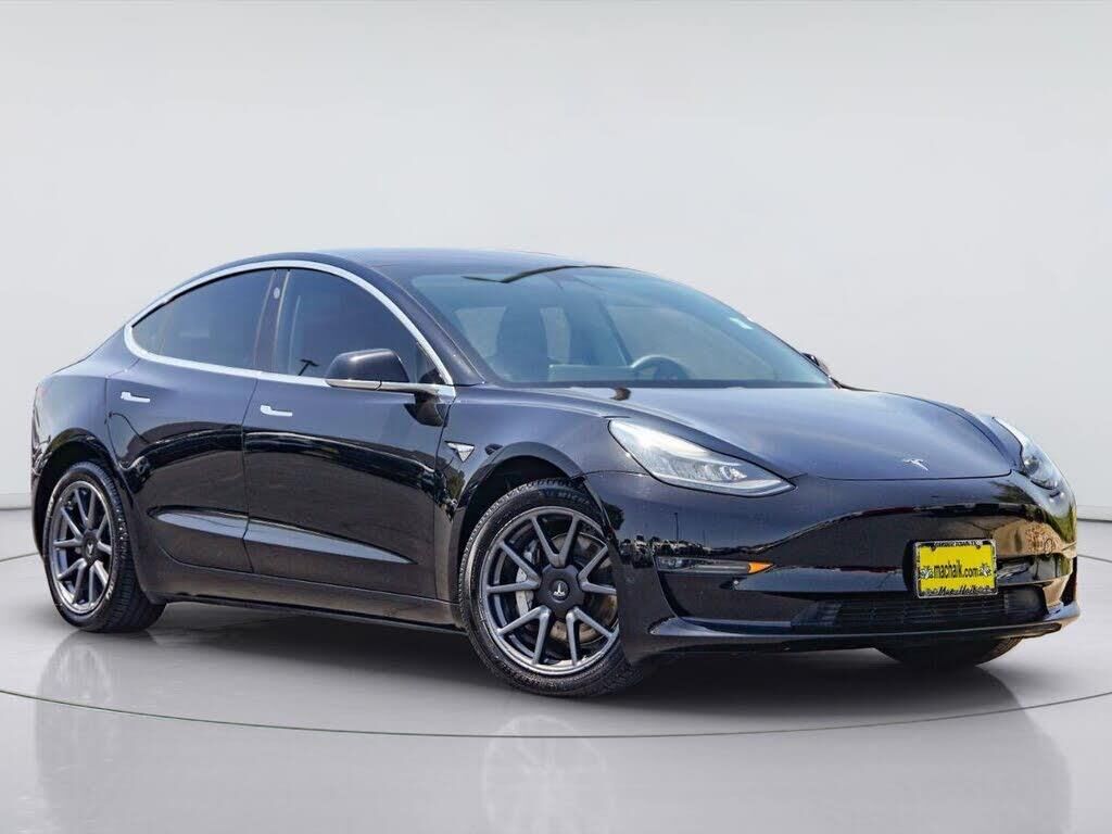 2018 Tesla Model 3 Mid Range — photo 1 of 1