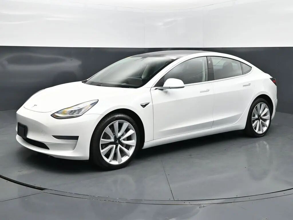 2020 Tesla Model 3 Standard Range Plus — photo 1 of 13