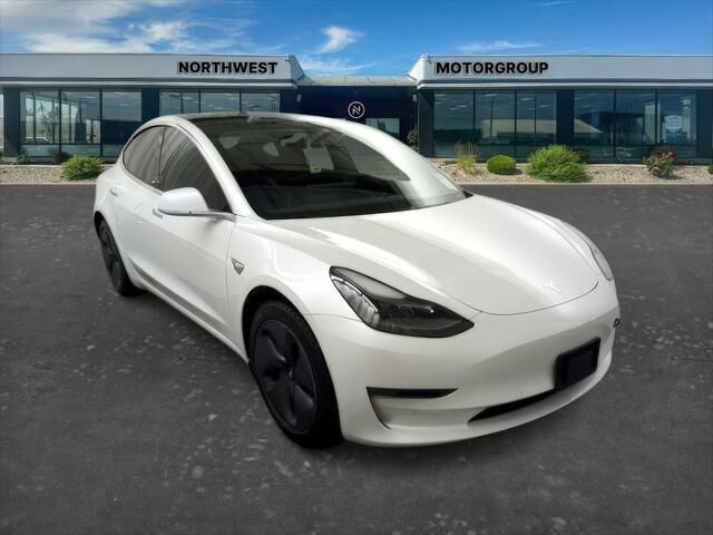 2019 Tesla Model 3 Mid Range — photo 1 of 9