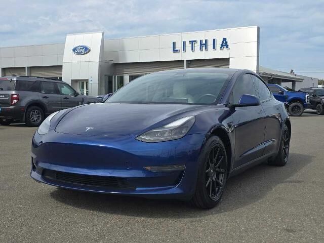 2021 Tesla Model 3 Standard Range Plus — photo 1 of 13
