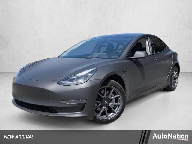2022 Tesla Model 3 Long Range — photo 1 of 13