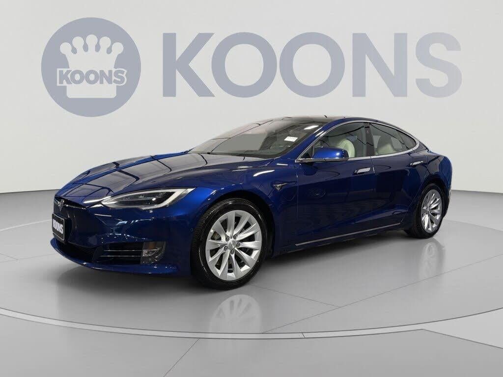 2020 Tesla Model S Long Range Plus — photo 1 of 1