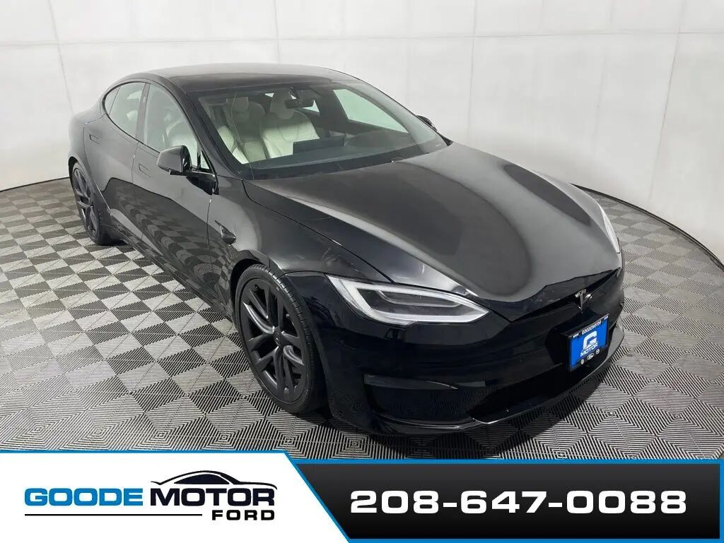 2022 Tesla Model S Base