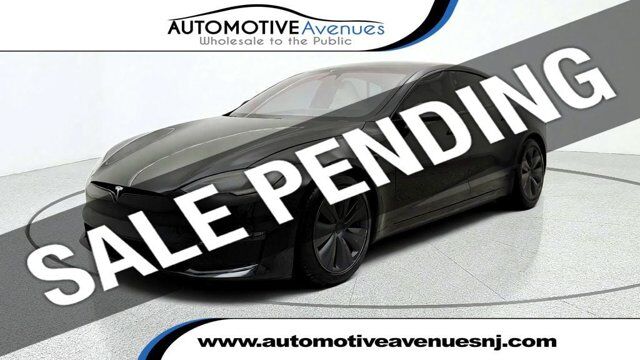 2022 Tesla Model S Plaid — photo 1 of 1